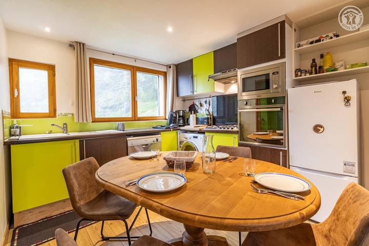 Gîte pour 4 personnes, avec terrasse et jardin à Les Déserts - 3