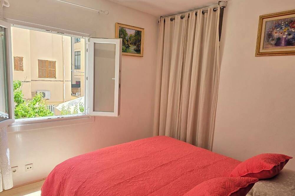 Entire apartment, Bright Seaside Apartment in Cala Millor | Beach Nearby in Cala Bona, Son Servera