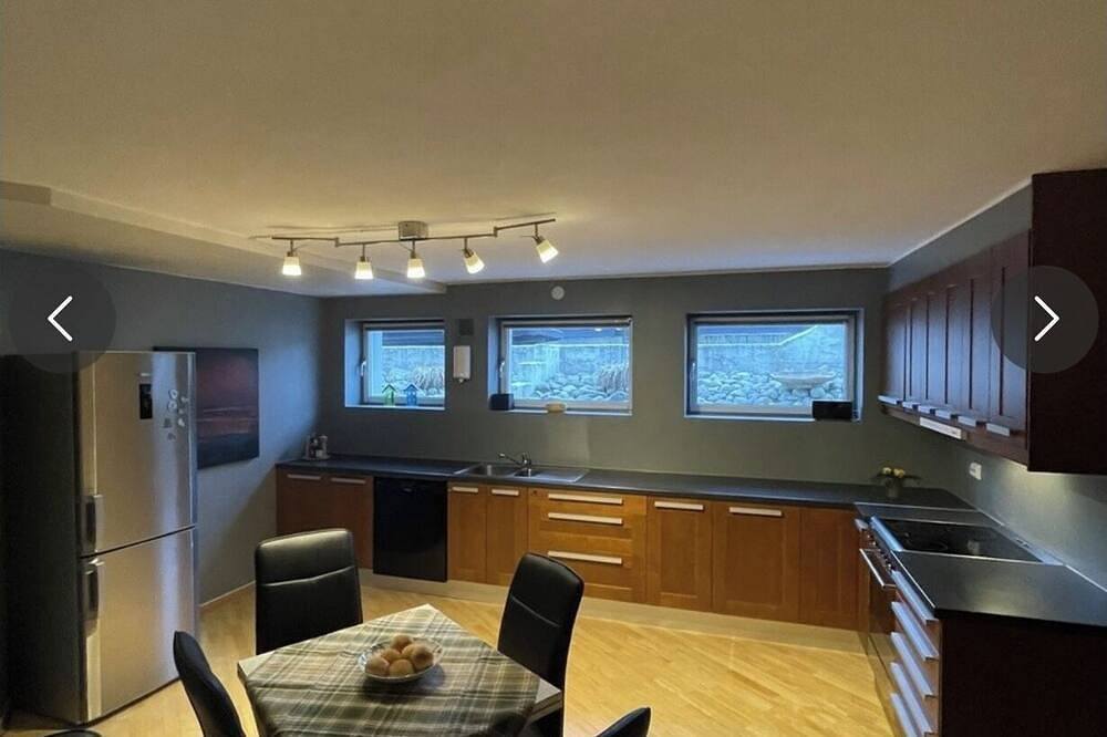 Centralized & Cozy Room available for a relaxed stay with Free parking and Wifi in Sandnes
