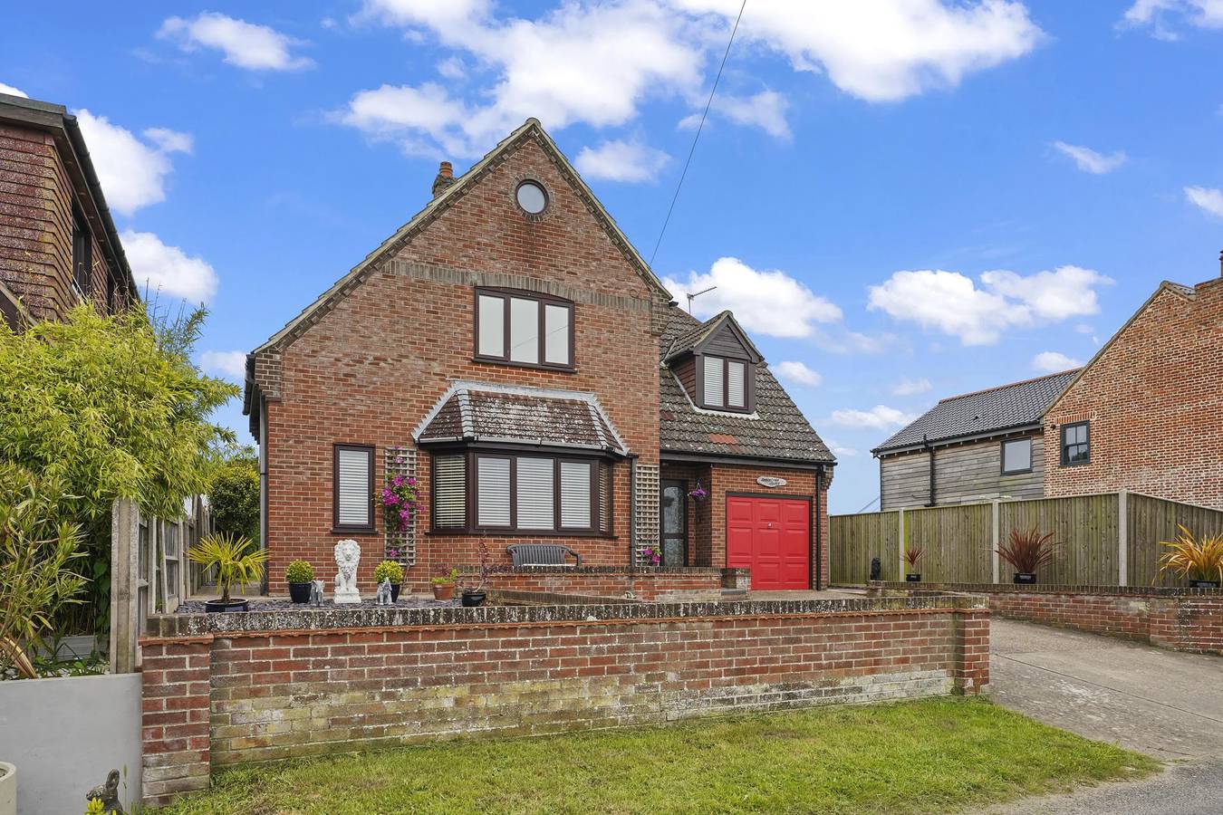 House -  Sleeps 6 & Free Parking, Pets in Mautby, Great Yarmouth