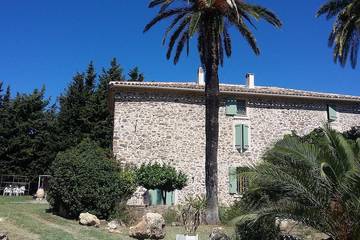Gîte pour 4 personnes, avec terrasse, animaux acceptés à Roquebrune-sur-Argens