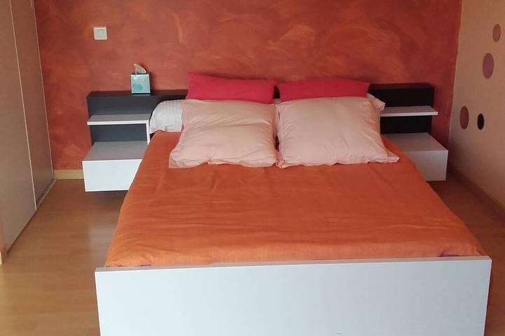 Gîte pour 6 personnes, avec jardin ainsi que piscine et balcon, animaux acceptés à Florentin-la-Capelle - 2