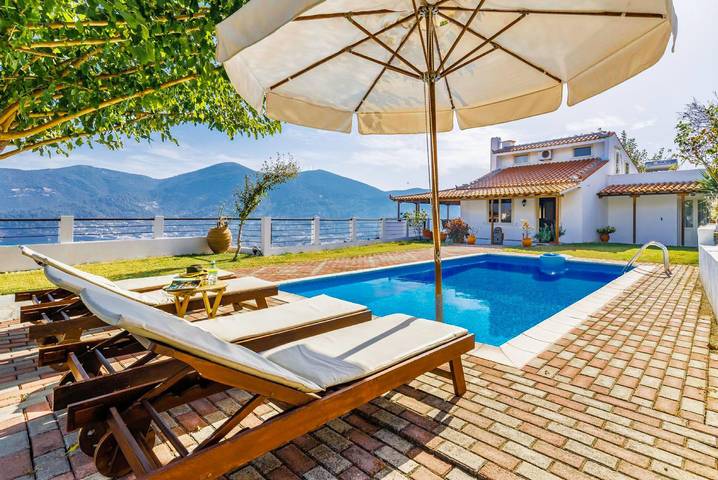 Ferienhaus für 6 Personen, mit Meerblick und Terrasse sowie Garten