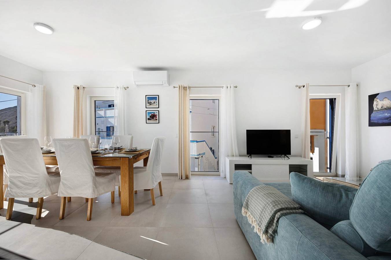 Holiday Home 'Casinha' with Sea View, Wi-Fi and Air Conditioning in Praia do Burgau, Parque Natural do Sudoeste Alentejano e Costa Vicentina