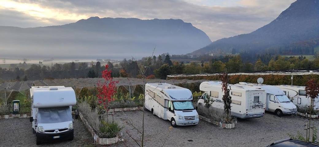 Camping für 4 Personen, mit Garten und Terrasse sowie Ausblick im Trentino