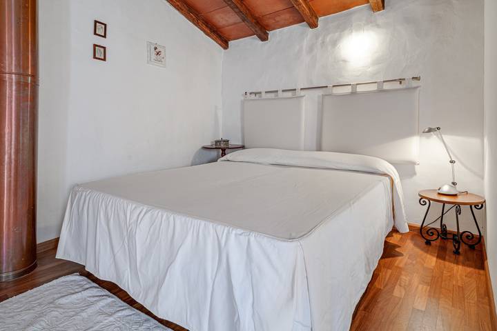Dreibettzimmer mit Bergblick, Gemeinschaftsterrasse und WLAN in Telti, Olbia-Tempio