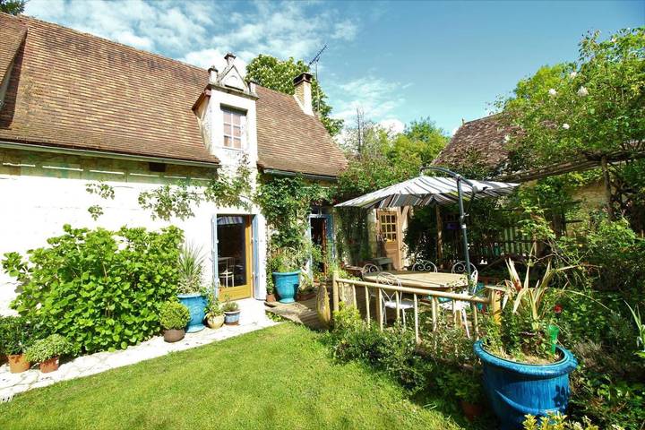 Gîte pour 2 personnes, avec Terrasse et Jardin à Varennes (Dordogne)