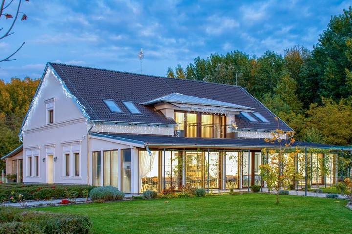 Chambre d’hôte pour 2 personnes, avec jardin et vue à Kecskemét