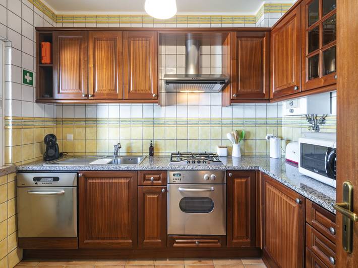 Ferienhaus für 4 Personen, mit Balkon und Garten sowie Pool, kinderfreundlich in Lagoa - 3