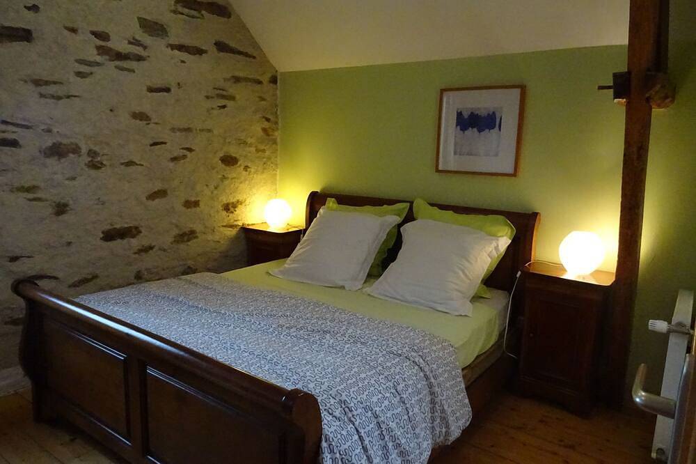 Character house with heated pool (8/12 pers) in Nort-sur-Erdre, Région de Châteaubriant