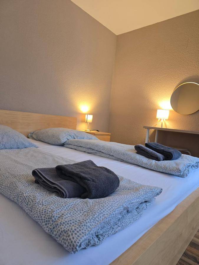 Ganze Wohnung, Two-Bedroom Apartment in Meiderich/Beeck, Duisburg
