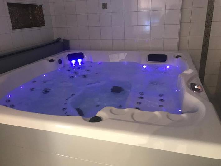 Location de vacances pour 4 personnes, avec Jacuzzi et Terrasse à Aouste-sur-Sye