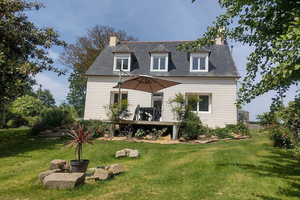 Quiet house in a large park. Close to the coast and shops! in Lamballe, Côtes-d'Armor