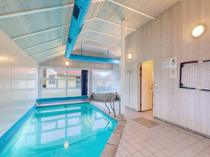 Ferienhaus für 10 Personen, mit Terrasse und Whirlpool sowie Kinderpool und Pool an der Nordsee - 3