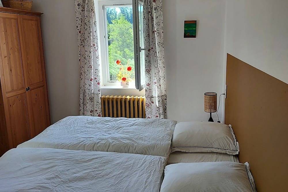 Belle périgourdine à proximité de Bergerac un bol d'air pur dans la forêt. in Maurens, Périgord Pourpre