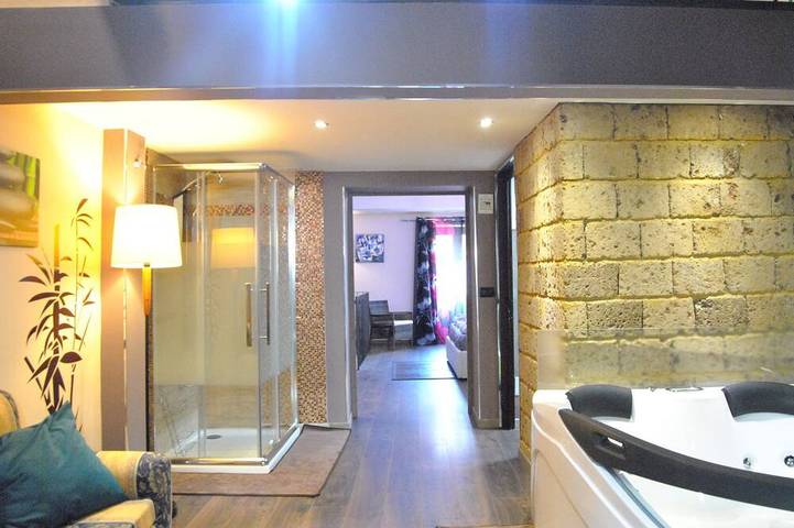Alojamiento y desayuno para 2 personas, con jacuzzi y sauna - 1
