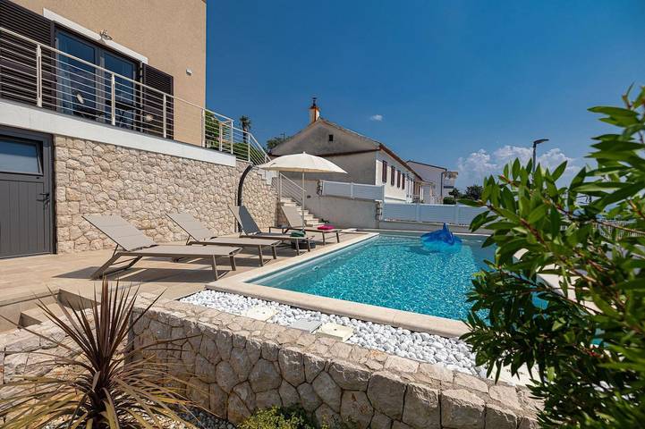 Ferienhaus für 5 Personen, mit Balkon und Pool sowie Garten, kinderfreundlich in Dramalj - 4