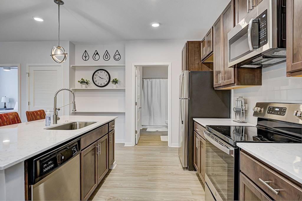 Ganze Wohnung, Unique Industrial - 2 King Beds in Hamilton County