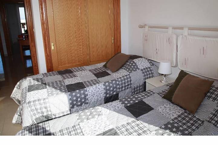 Ganze Wohnung, 2 Schlafzimmer in der obersten Etage + 90m2 privates Solarium in Gollerón (La Manga), Cartagena
