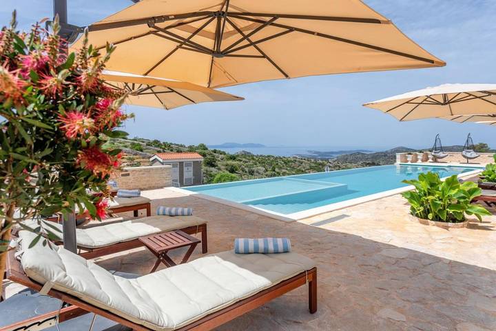 Agriturismo per 3 persone, con Terrazza e Idromassaggio nonché Giardino e Piscina sull' Isola di Lesina