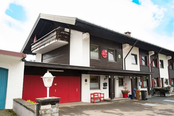 Ferienhaus für 10 Personen, mit Balkon und Terrasse sowie Garten und Sauna in Oberstdorf - 3
