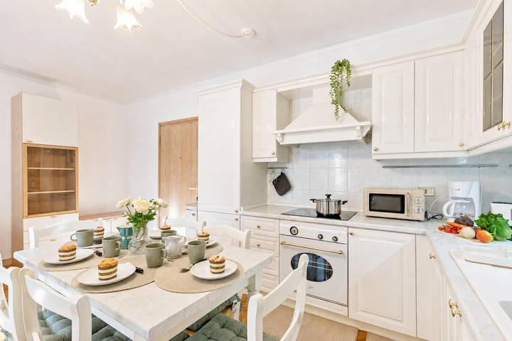 Apartamento entero, Riva's Garden Home in Riva del Garda, Montañas Garda