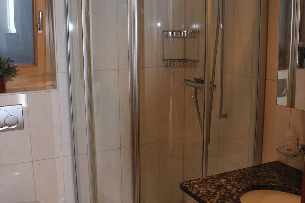 Ganze Wohnung, Alpen-Träumli - Exklusive Ferienwohnung mit aussichtsreicher Sonnenterrasse in Beatenberg, Thunersee