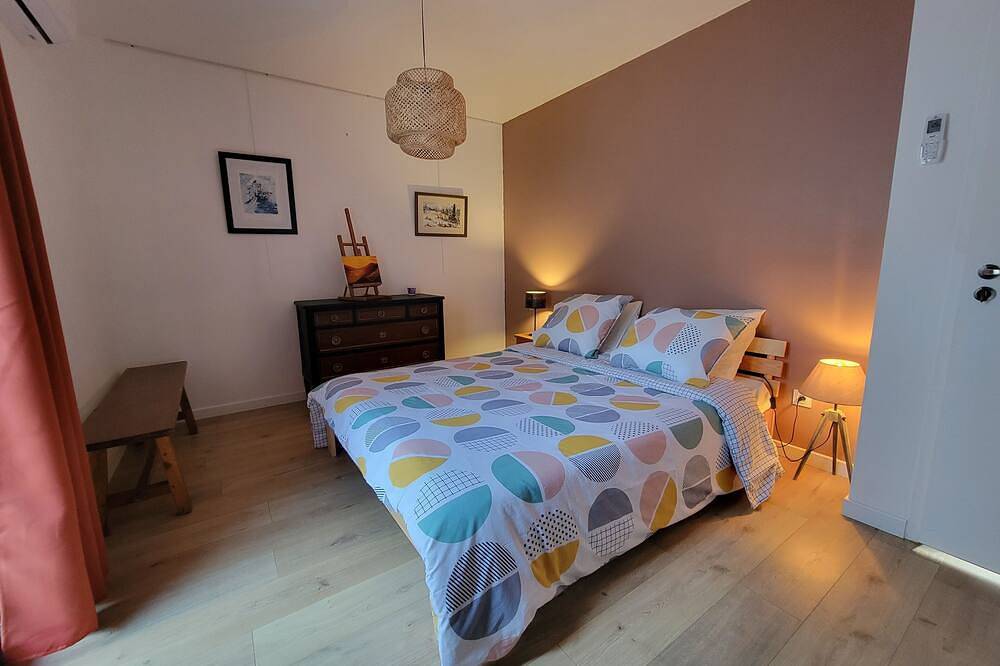 Provencal escape at the foot of the Ventoux: luxury bedding, magical sunsets in Crillon-le-Brave, Parc naturel régional du Mont-Ventoux