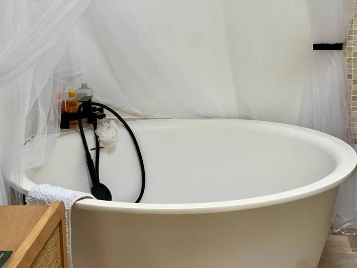 Location de vacances pour 2 personnes, avec piscine et terrasse ainsi que jardin et vue à Saint-André-de-Cubzac - 2