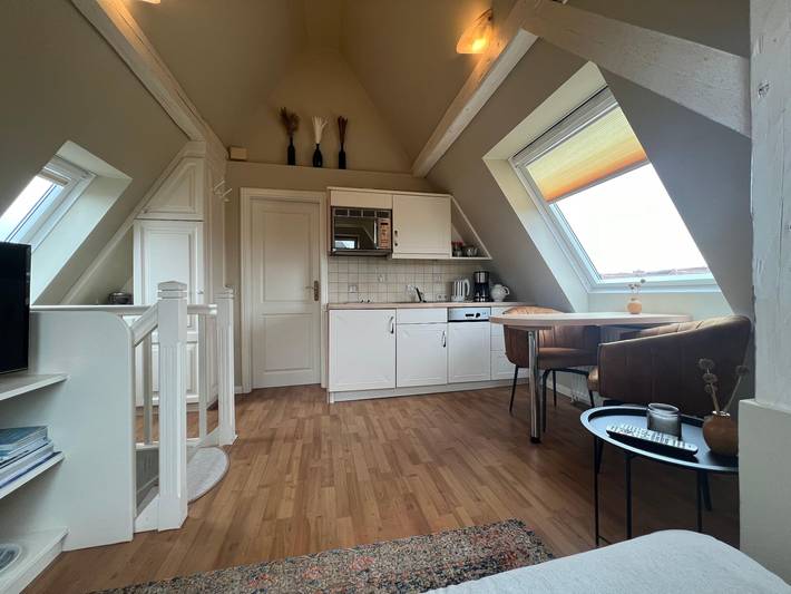 Ganze Ferienwohnung, Haus Momoa      Westerland/ ruhige Lage/ Strandnähe / nur wenige Gehminuten in die Innenstadt  in Westerland, Sylt (Gemeinde)