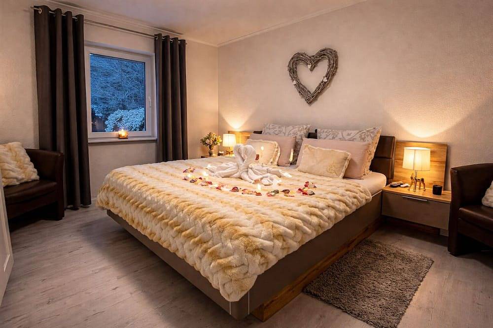 5 * Wellness & Natur Ferienhaus Garden, Waldsauna und Whirlpool, direkt am Wald in Wildenbruch, Michendorf