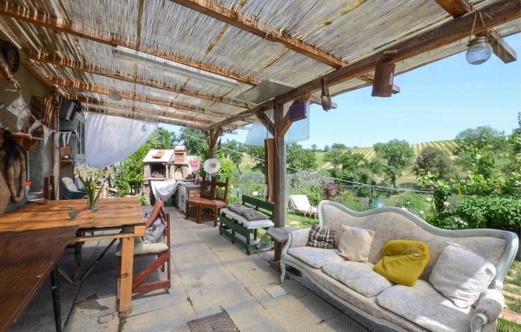 Appartamento per 4 persone, con piscina e terrazza a Cinigiano