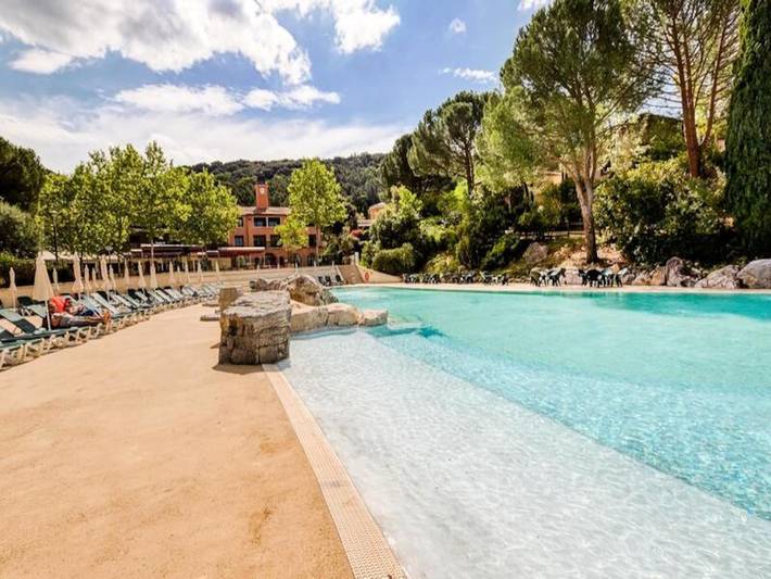 Gîte pour 4 personnes, avec Terrasse et Piscine à Grospierres - 4