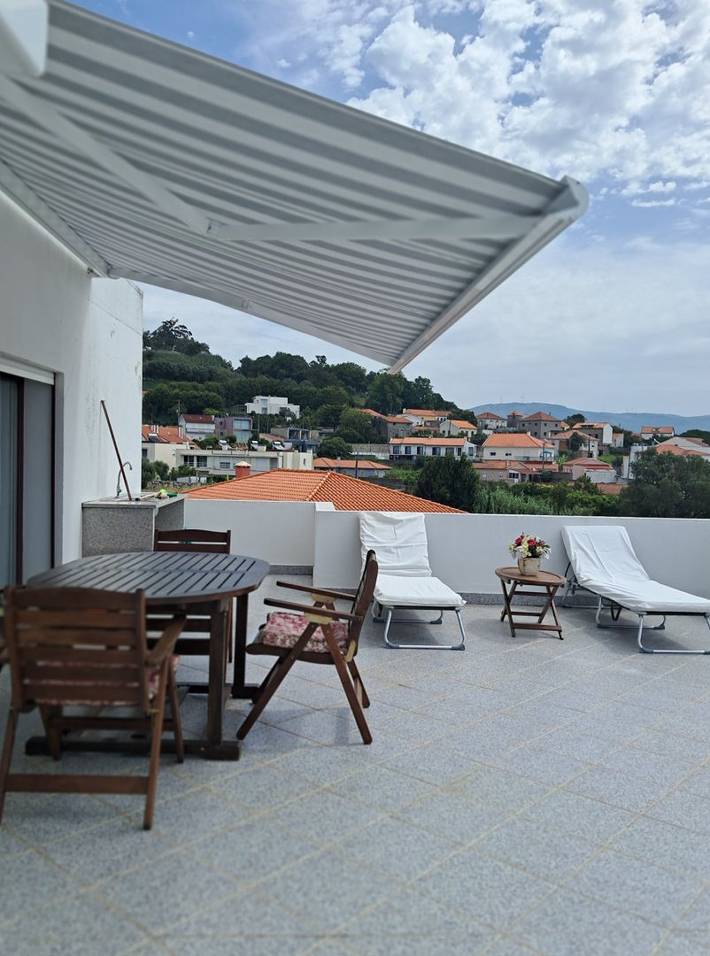 Gîte pour 4 personnes, avec balcon à Vila Praia de Ancora