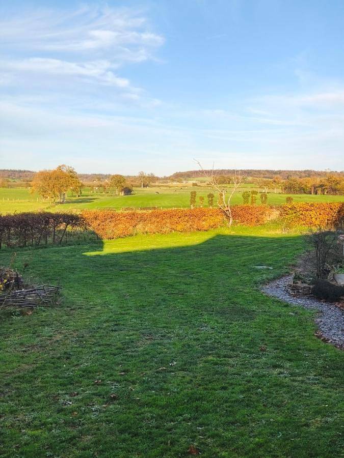 Location de vacances pour 7 personnes, avec vue ainsi que terrasse et jardin à Saint-Calais-du-Désert - 2
