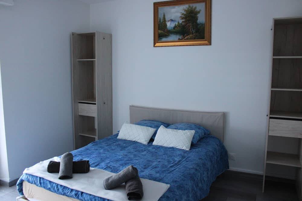 Entire apartment, Quiet, spacious F4 for families or professionals with private parking in Illzach, Mulhouse region