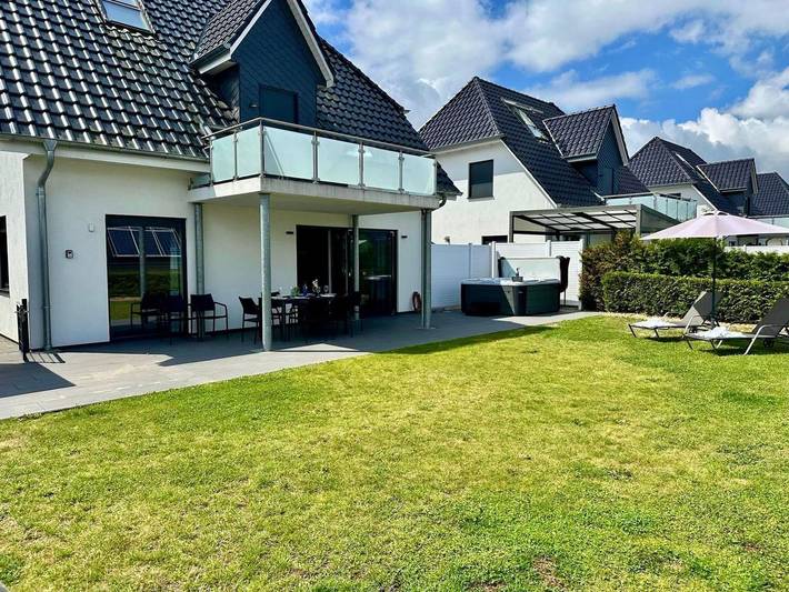Ferienhaus für 9 Personen, mit Balkon und Terrasse sowie Garten und Sauna in Mecklenburgische Seenplatte - 2
