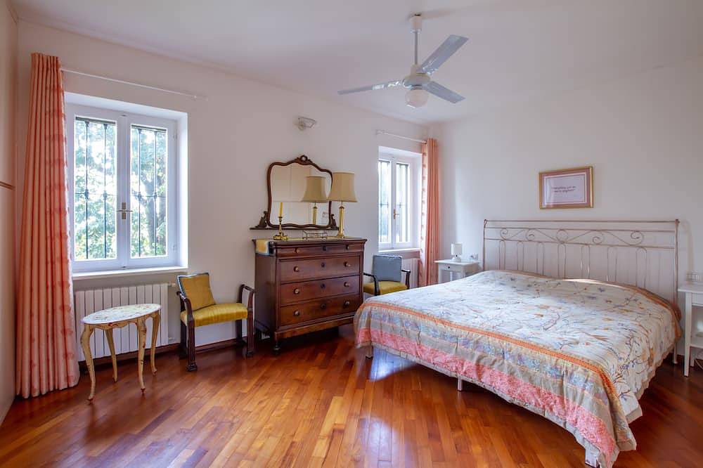 Villa in Piedmont with private pool in beautiful vineyard of Tenuta Costarossa in Fubine, Alessandria Provinz