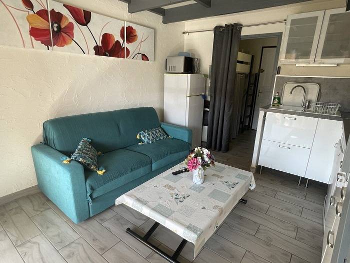 Studio entier, Studio**| clim | à 100 m des plages in Roquebrune-sur-Argens, Côte méditerranéenne (France)