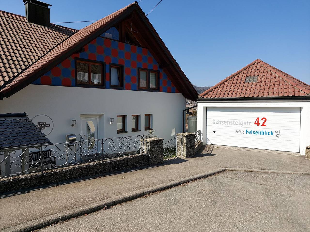 Ganze Wohnung, Ferienwohnung 'Felsenblick' mit Balkon und Wi-Fi in Albstadt, Neckar-Alb