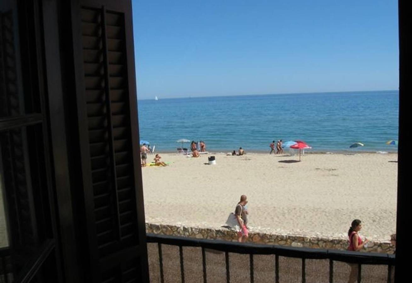 Ático Baywatch con vistas al mar, balcón y Wi-Fi in Altafulla, Costa Dorada