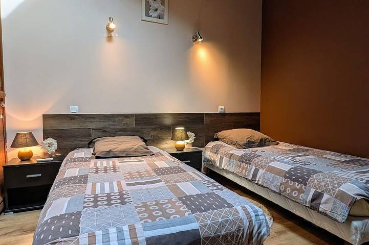 Gîte pour 6 personnes, avec jardin, animaux acceptés à Céaux-d'Allègre - 3