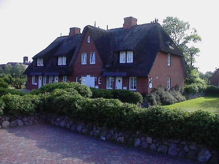 Holiday apartment for 4 people, with garden in List (Sylt)