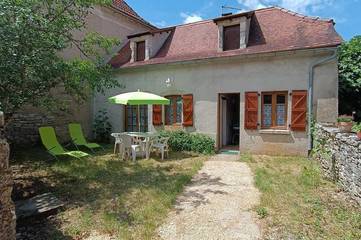 Gîte pour 2 personnes, avec jardin à Lugagnac