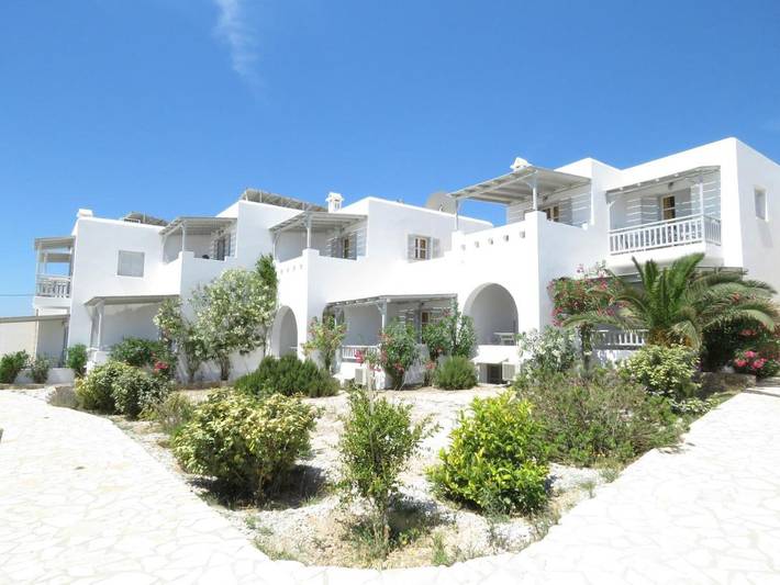 Hôtel pour 3 personnes, avec jardin ainsi que piscine et vue, animaux acceptés dans Koufonisia - 2