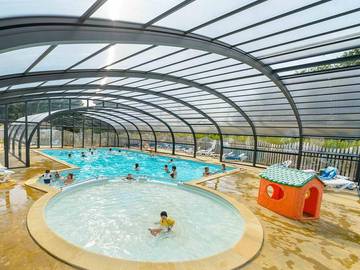 Camping pour 4 personnes, avec bassin pour enfant dans le Finistère