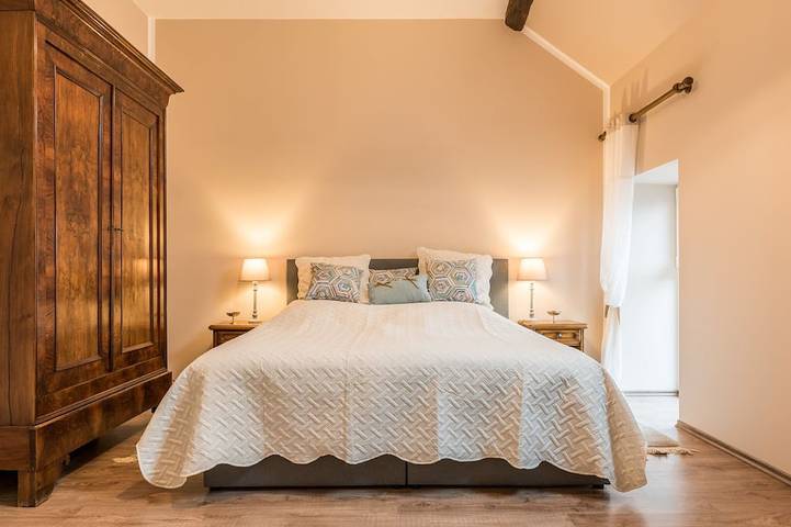 Gîte pour 4 personnes, avec terrasse et jardin ainsi que jacuzzi et piscine à Cussy-en-Morvan - 2