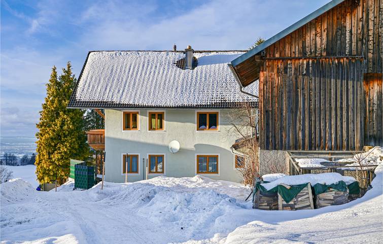 Acogedor apartamento de 2 dormitorios con terraza cerca de San Koloman y de la estación de esquí in St. Koloman, Tennengau