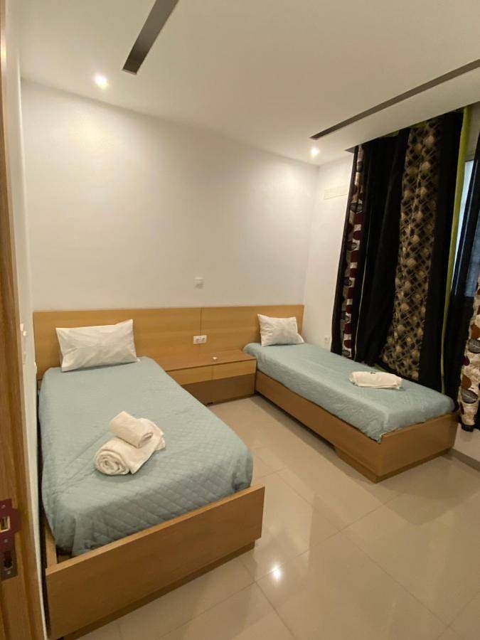 Gîte pour 5 personnes, avec balcon dans Praia - 3