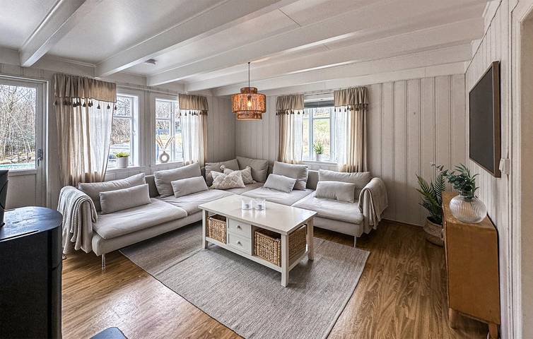 Ferienhaus für 8 Personen, mit Terrasse und Pool sowie Garten in Vindafjord - 4